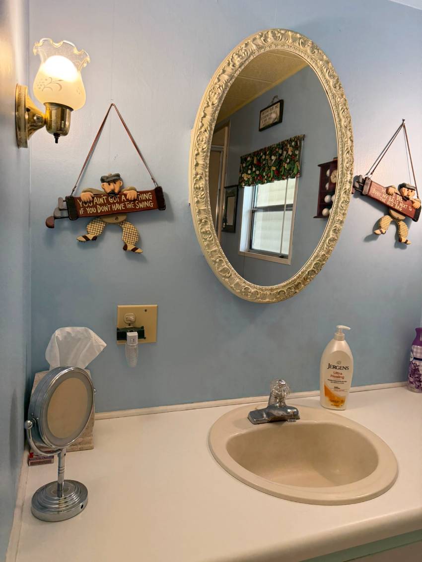 24 Peach Ave a Bradenton, FL Mobile or Manufactured Home for Sale